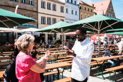 Bayreuth
blättert
feiert!
Das Lieben, das Leben –
und auch ein bisschen sich selbst.

++ am 06.08.2022 in Bayreuth (Bayern).

(c) Andi Weiland | andiweiland.de