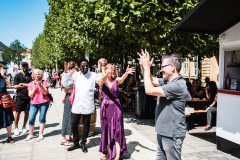 Bayreuth
blättert
feiert!
Das Lieben, das Leben –
und auch ein bisschen sich selbst.

++ am 06.08.2022 in Bayreuth (Bayern).

(c) Andi Weiland | andiweiland.de