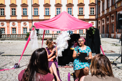 Bayreuth
blättert
feiert!
Das Lieben, das Leben –
und auch ein bisschen sich selbst.

++ am 06.08.2022 in Bayreuth (Bayern).

(c) Andi Weiland | andiweiland.de